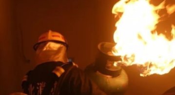 燃气爆炸事故8死5伤，大连市7名干部被处理，造成了多大的损失？