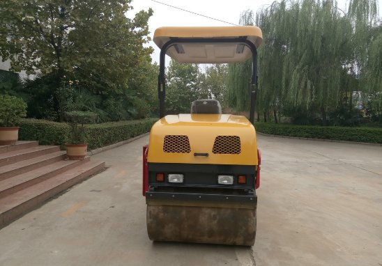 小型压路机多少钱