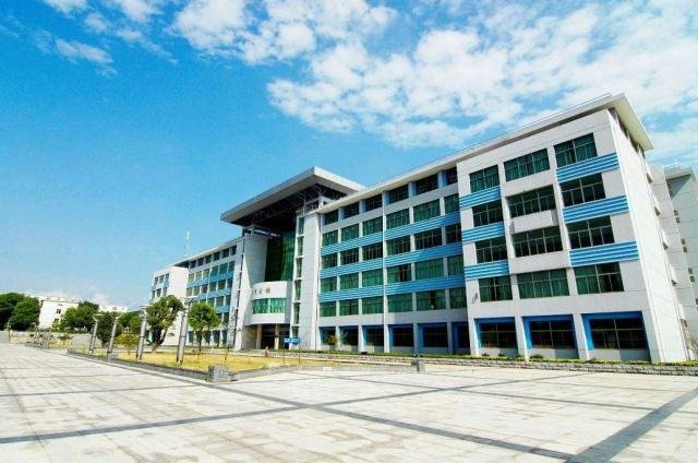 哪所大学被“降级”,从第一批次沦落为二本招生,曾有112所分校?
