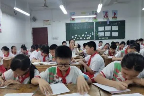 二进制数 110101对应的十进制数是________?