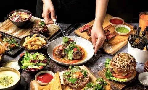 今年上半年的餐饮收入21712亿元，这个水平是否已经恢复到疫情前了？