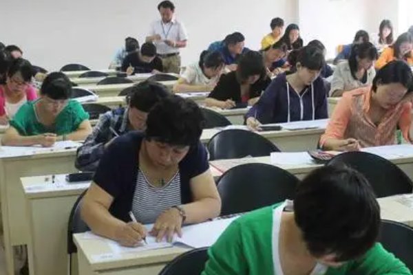 初级会计考试多久出成绩