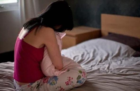 黑龙江一高校女生厕所内产子，她为什么要选择这么做？