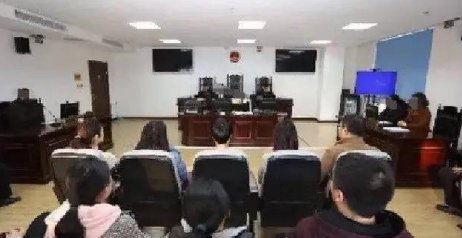 一男子多次侵犯发廊女老板，竟以消耗大索要营养费，她崩溃报警，结果如何？