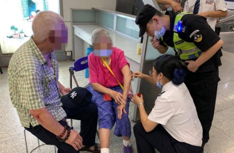 都说养儿防老,南京老夫妻地铁站摔伤为何拒绝通知家人?