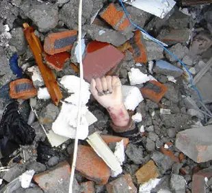 四川泸定6.8级地震导致房屋道路等基础设施受损严重，地震的危害有多大？