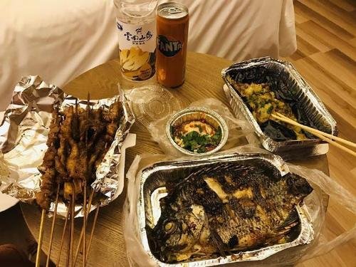 今年五一酒店外卖订单涨2倍，造成此现象的原因是什么？