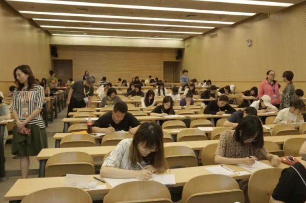 请问大学英语六级什么时候出成绩啊？