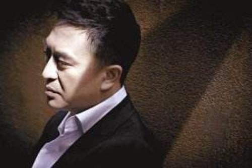 张嘉译妻子王海燕深夜微博发文疑似离婚,为何吓坏了网友?