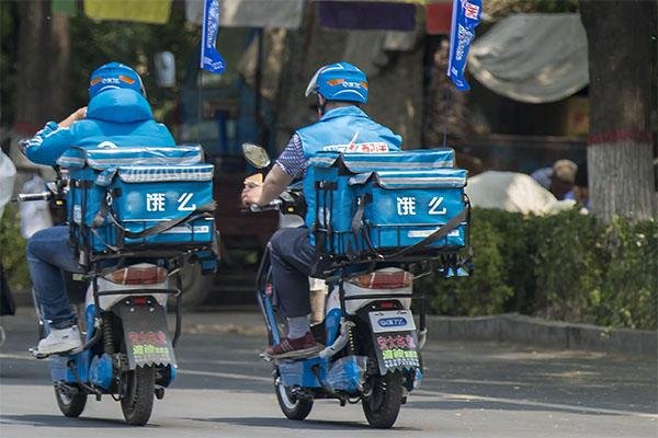 月入2万骑手小哥在老家全款买138平新房，送外卖真的会有前途吗？