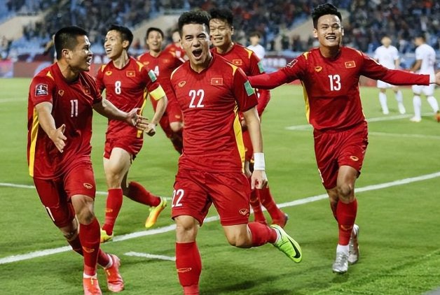 国足历史上击败过卡塔尔世界杯全部四强球队，曾经的国足为何这么强？