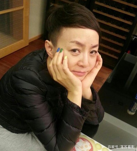 宋丹丹儿子瘦了,儿媳大长腿超吸睛,你羡慕了吗?