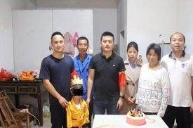 山东民警给涉毒女孩过19岁生日,你如何看待民警的做法?