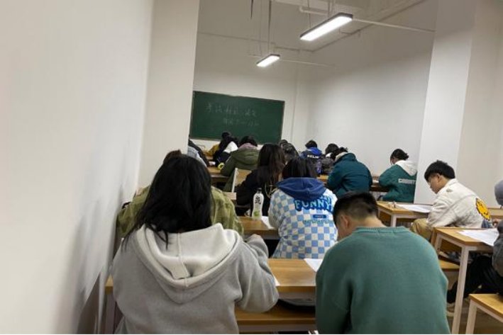 高三高考补课辅导班有用吗
