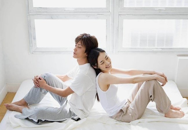 女友给了我第一次，但是隔天就对我说了分手，我很爱她怎么办？