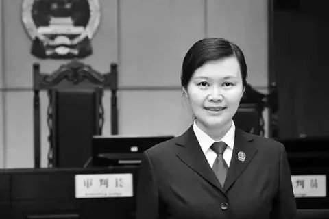 湖南牺牲女法官女儿至今不知妈妈走了，家人该如何告知才会将伤害减到最小？
