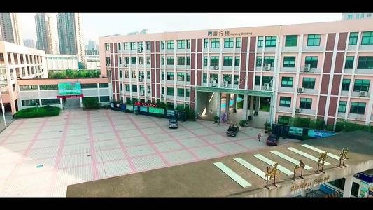 请问安宁区莫高大道中海兰庭对应的初中划片在哪个学校？