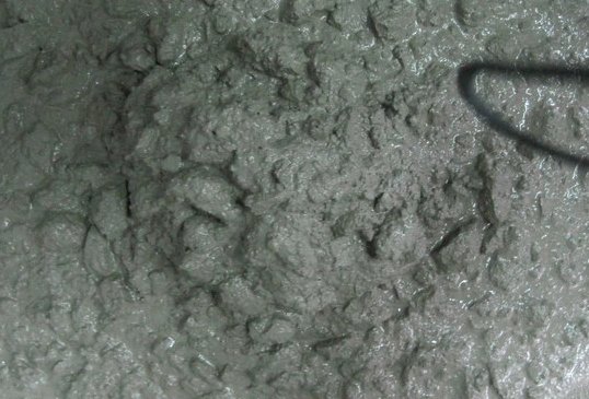 胶泥和水泥的区别是什么？
