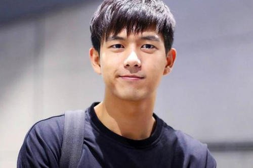 李现黄景瑜成为金扫帚奖最失望男演员，他们的演技如何？