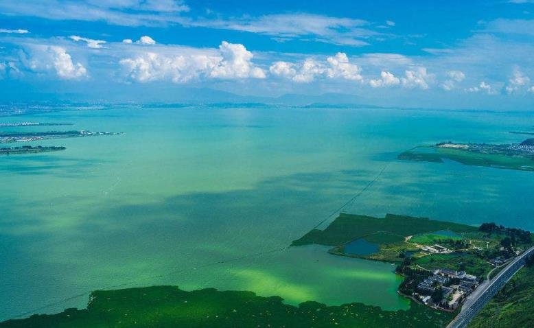 中国淡水资源总量占全球水资源的比例为：