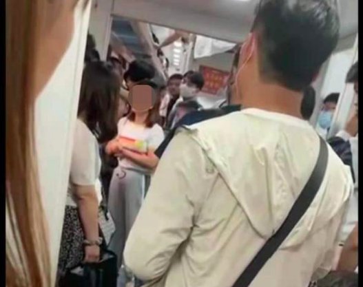 K226次列车请求紧急救援，郑州铁路局已将矿泉水方便面等物资送往列车？