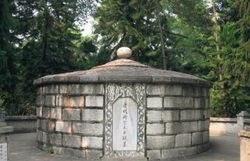 衣冠冢是什么?