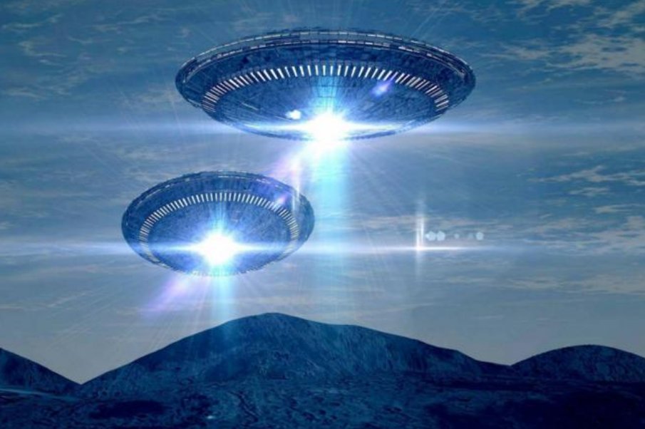 韩国天空现多个不明发光体,保持队形飞行,是UFO吗?UFO真的存在吗?