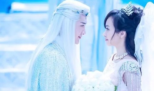《幻城》冰焰族为什么只有渊祭？