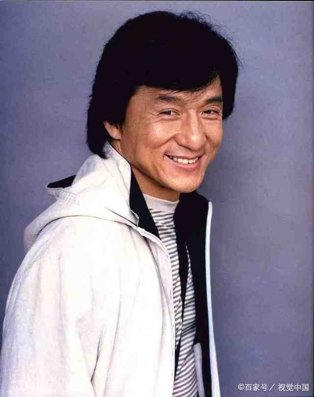 成龙谈到某位小鲜肉,送他五个字“看你几时完”,说的是谁呢?