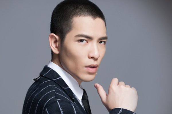 林宥嘉、杨宗纬、萧敬腾是不是一起通过选秀出道的？