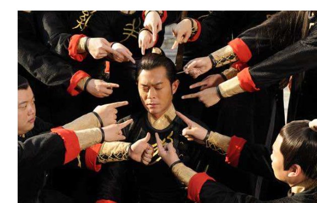 成为众矢之的怎么翻身