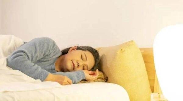 鲁林萍中佰康仿生地磁床垫董事长分享健康有什么与众不同之处？