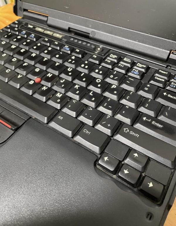 记一台来自21 世纪初的IBM Thinkpad T22