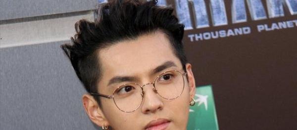 吴亦凡因涉嫌强奸罪被拘留，都美竹姐姐发声：我们的努力没有白费。