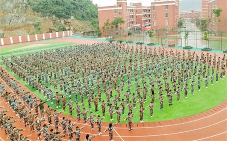 灞桥有全封闭式学校吗？