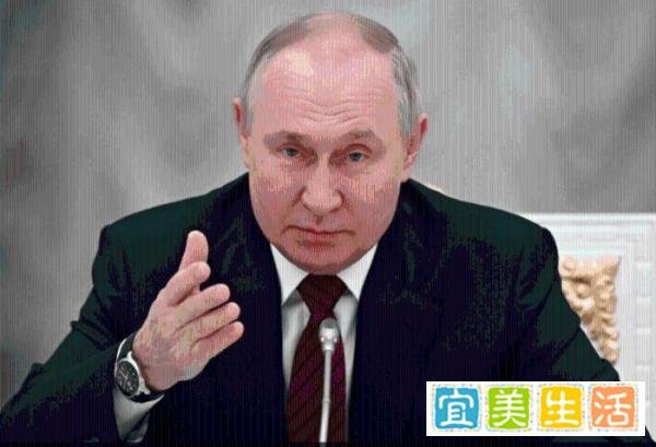 俄罗斯军舰黑海出手，对赴乌克兰货船开火警告并登船检查