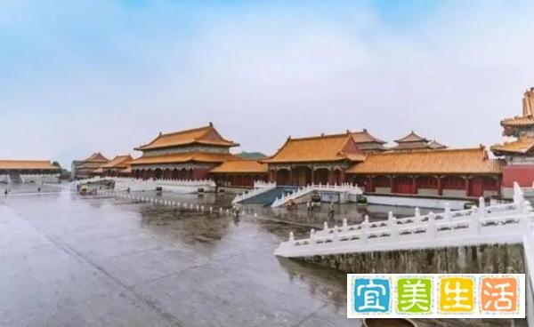 横店群演薪资大跳水：10小时仅135元，工会还要抽成10%！
