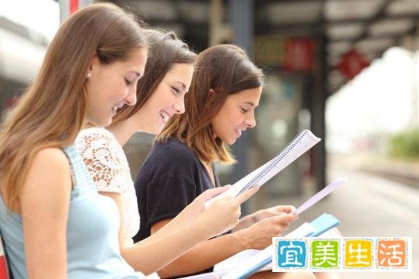 赴美留学机场排千米长队，头等舱十万票价再现