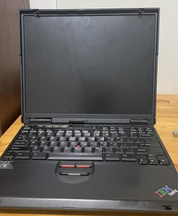 记一台来自21 世纪初的IBM Thinkpad T22