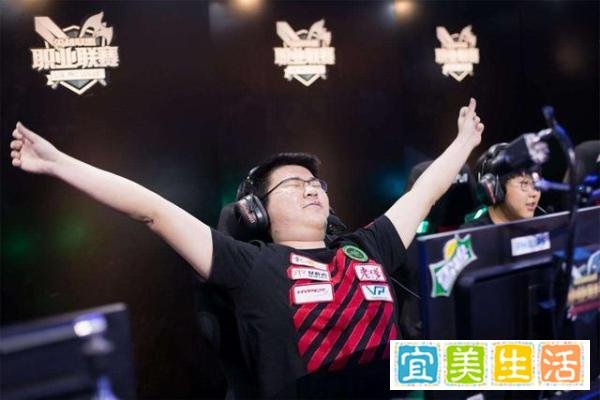 史上最惨游戏女主播！跌落神坛人气惨淡，模仿韦神不成被打脸