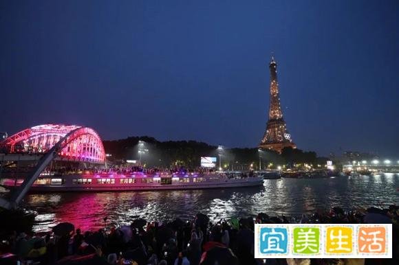 花2万参加雨中的巴黎奥运开幕式，这样的选择到底值不值呢？