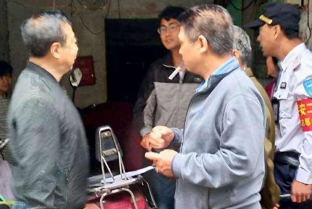 隔壁家的阿姨总是和叔叔吵架,我能上去劝阻吗?