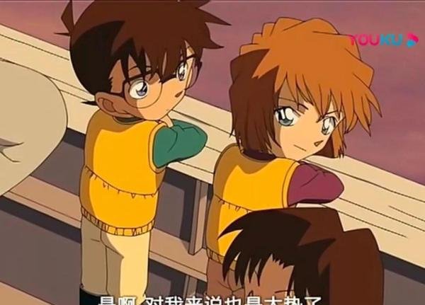 灰原哀喜欢柯南，从哪些小细节可以看出？