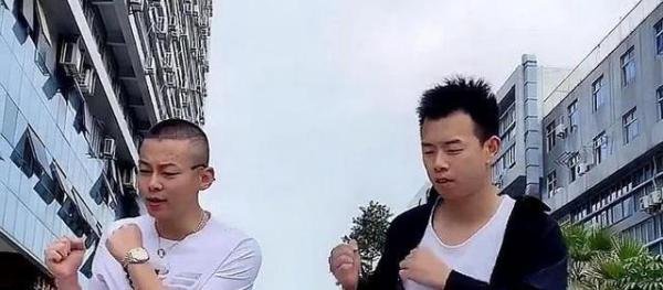 “纯蓝精神”，面对抽假奖的第一网红胜仔，网友喊出同一个声音！
