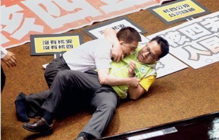 why nobody fights是什么意思?