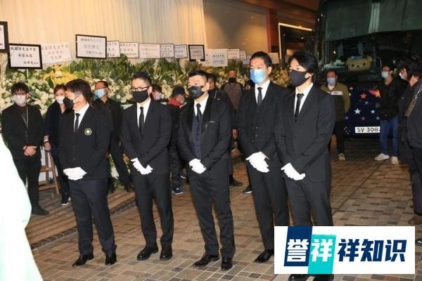 TVB金牌监制出殡，郑伊健张卫健扶灵，2岁女儿未知父亲离世...