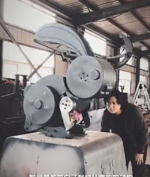 央美教师为女儿做机甲动物 这是咋情况？