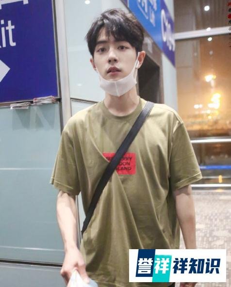 私生饭太过分，肖战走红后被打电话，被摸手，被扒车，被滞留机场