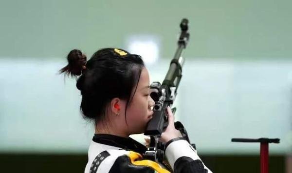 杨倩是生活照甜美的00后清华学霸