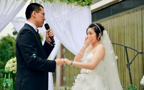 夫妻二人等了九个月的婚礼视频全是背影，婚庆公司的哪些坑需要注意？